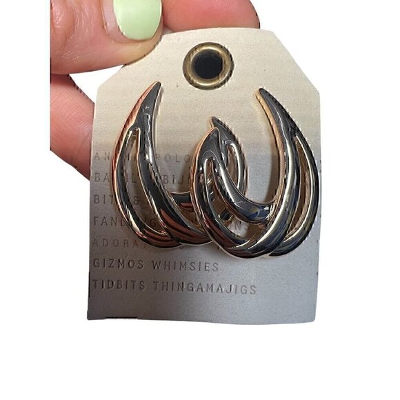 Anthropologie Gold-Tone Sculpted Hoop Earrings, C-SHAPE, GOLD TONE - Picture 3 of 4